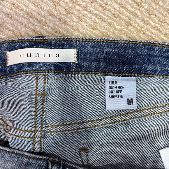 Jean shorts with stars. Size medium. - Picture 3 of 3